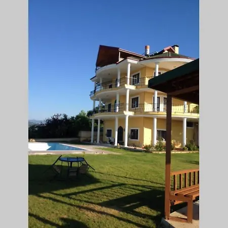 Akyazi Garden Havuzlu Villa Akyazi (Trabzon)
